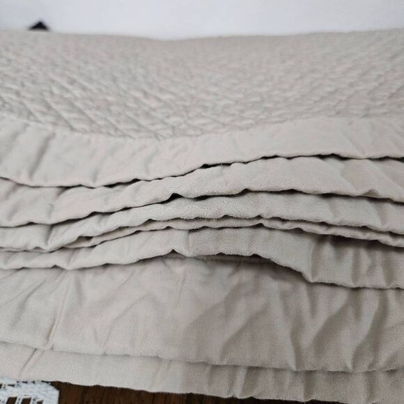 Ralph Lauren Quilted  bedspread - Picture 3 of 6